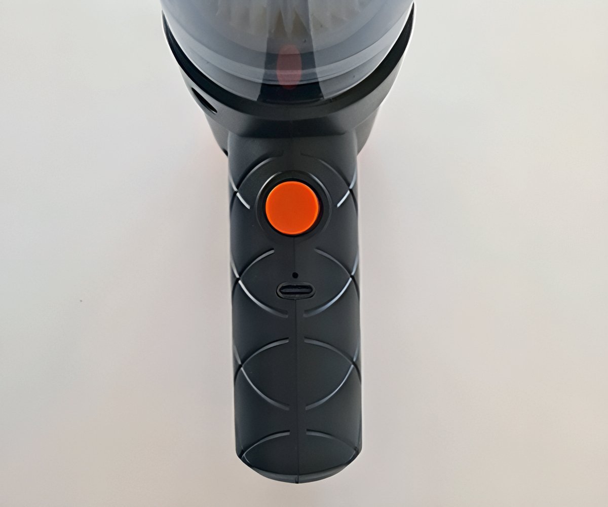 Mini Vacuum Cleaner 2x1 a 348 LEU packshot